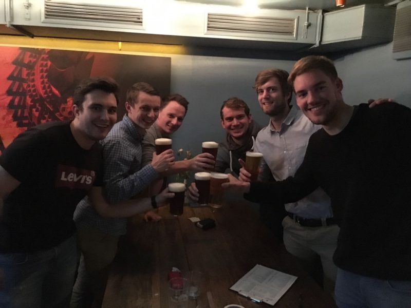 Sportfreunde Suff ziehen souverän in die Elphi ein